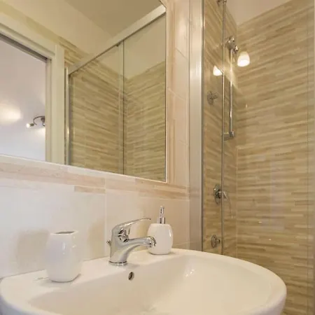 לינה וארוחת בוקר Short Amalfi Coast 3*