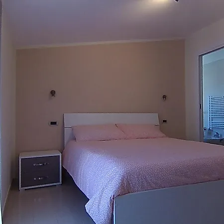 Short Amalfi Coast לינה וארוחת בוקר אג'רולה